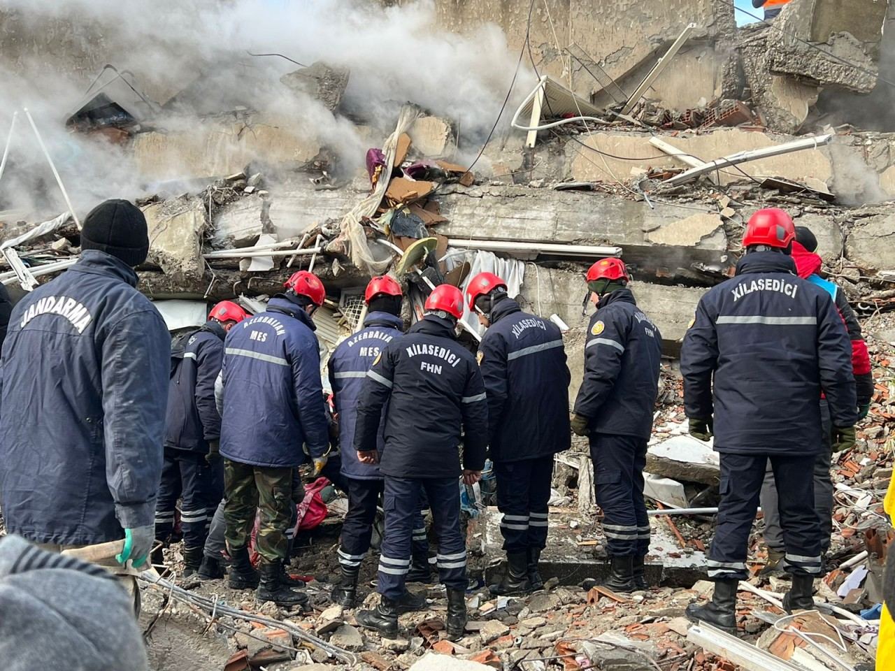Azerbaijani rescuers pull from rubble 11 people in earthquake-hit Türkiye (PHOTO/VIDEO)