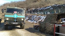 По Лачинской дороге беспрепятственно проехали три грузовые автомашины миротворцев (ФОТО)