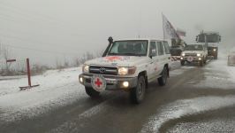 По Лачинской дороге беспрепятственно проехала автоколонна Красного Креста (ФОТО)