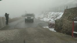 Vehicles of Russian peacekeepers move along Azerbaijan's Lachin-Khankendi road (PHOTO)
