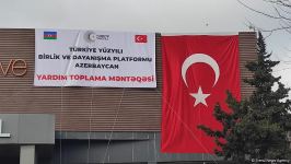 Azərbaycanlılar Türkiyəyə yardım üçün toplama məntəqəsinə axın edirlər (FOTO/VİDEO)