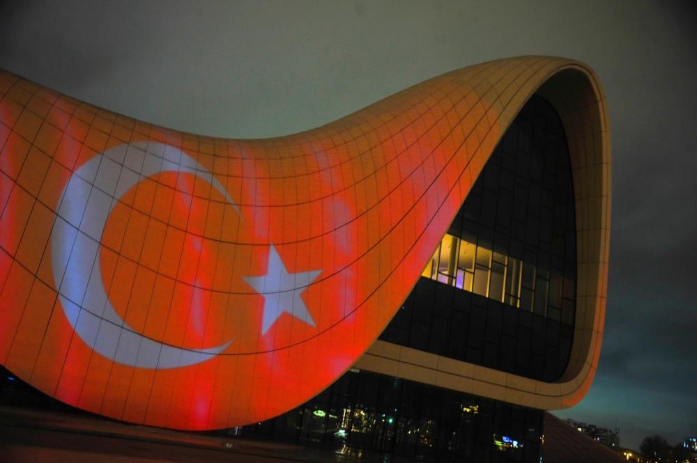 Heydar Aliyev Center in Baku illuminates with colors of Turkish flag (PHOTO/VIDEO)