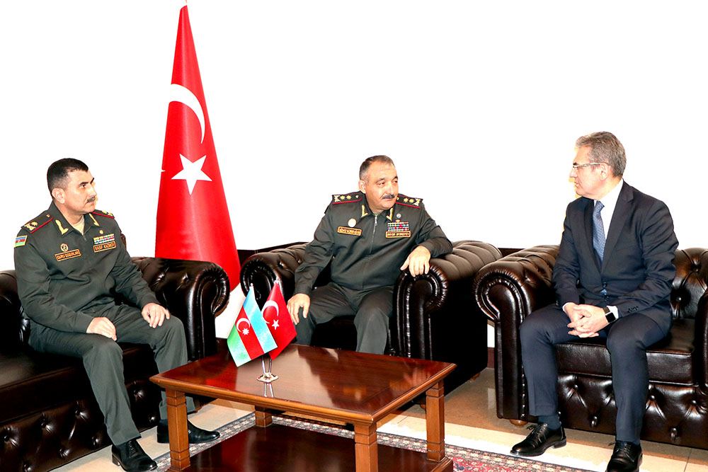 Замминистра обороны Азербайджана выразил соболезнования генеральному консулу Турции в Гяндже