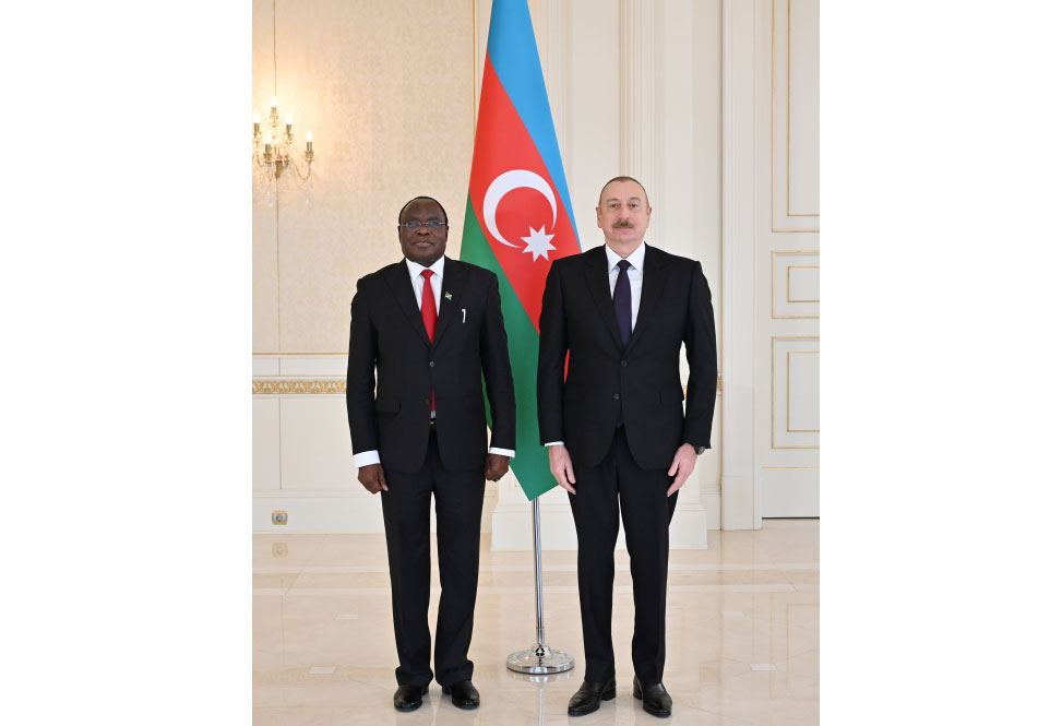 President Ilham Aliyev receives credentials of new ambassador of Namibia to Azerbaijan (PHOTO)