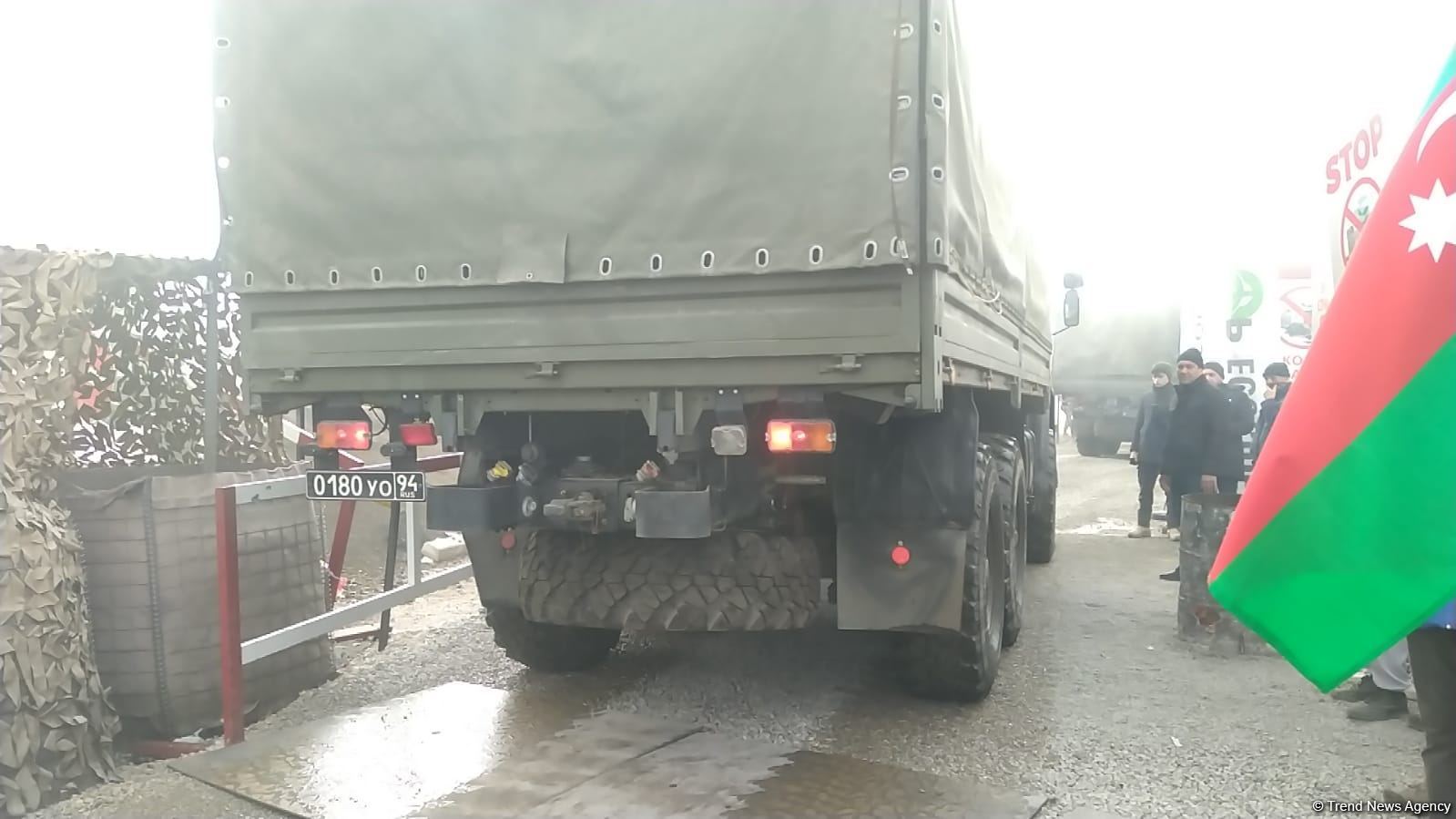 More vehicles of Russian peacekeepers move along Azerbaijan's Lachin-Khankendi road (PHOTO)