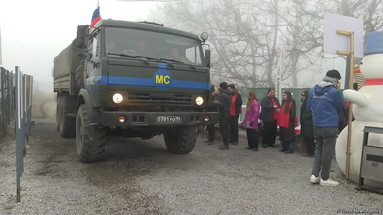 По Лачинской дороге беспрепятственно проехали 26 транспортных средств миротворцев (ФОТО)