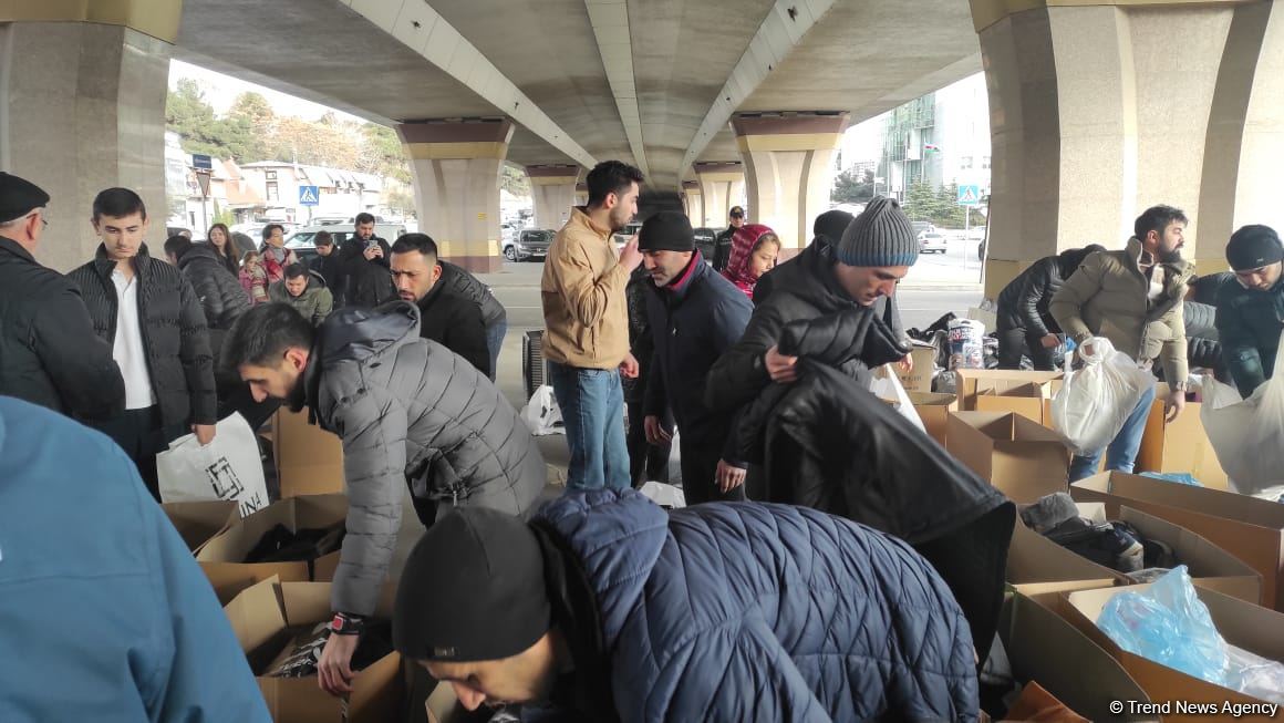 Azerbaijani citizens collecting humanitarian aid for quake-affected people in fraternal Türkiye (PHOTO/VIDEO)