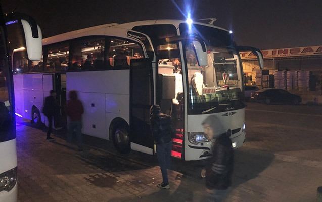 Эвакуированные из Турции граждане Азербайджана направляются к границе с Грузией - МИД