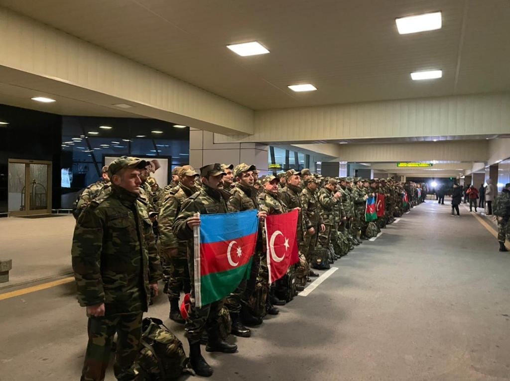 По поручению Президента Ильхама Алиева еще одна группа спасателей МЧС отправилась в Турцию (ФОТО)