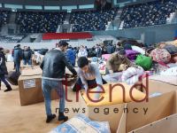 В Баку нескончаемый поток людей оказывает помощь братской Турции - репортаж (ВИДЕО, ФОТО)