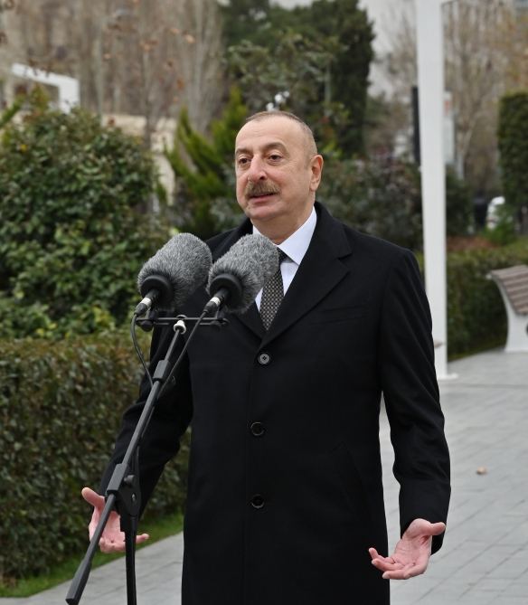 Президент Ильхам Алиев принял участие в открытии памятника выдающемуся композитору Тофику Кулиеву в Баку (ФОТО)