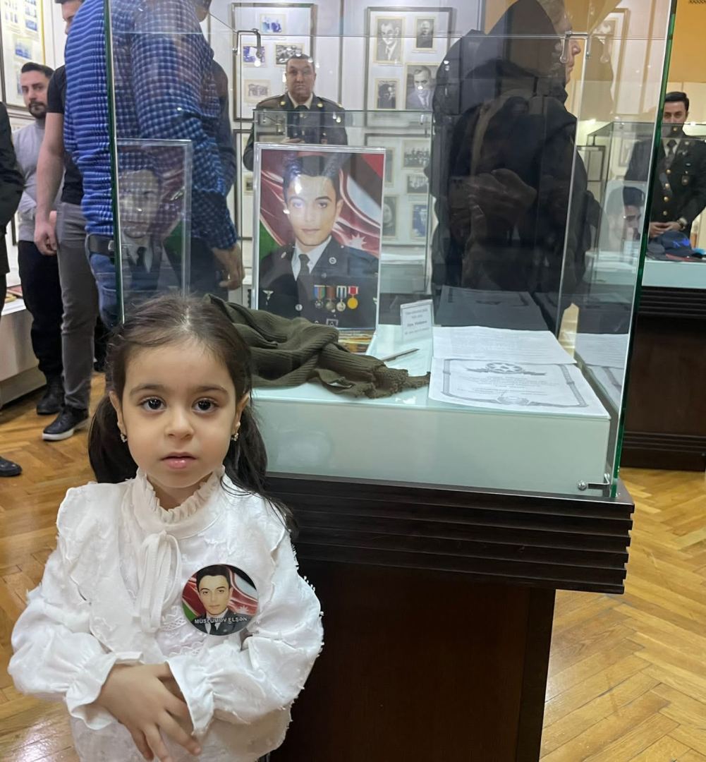 Родина вверена нам шехидами - в Баку открылась выставка в память о героях (ФОТО)