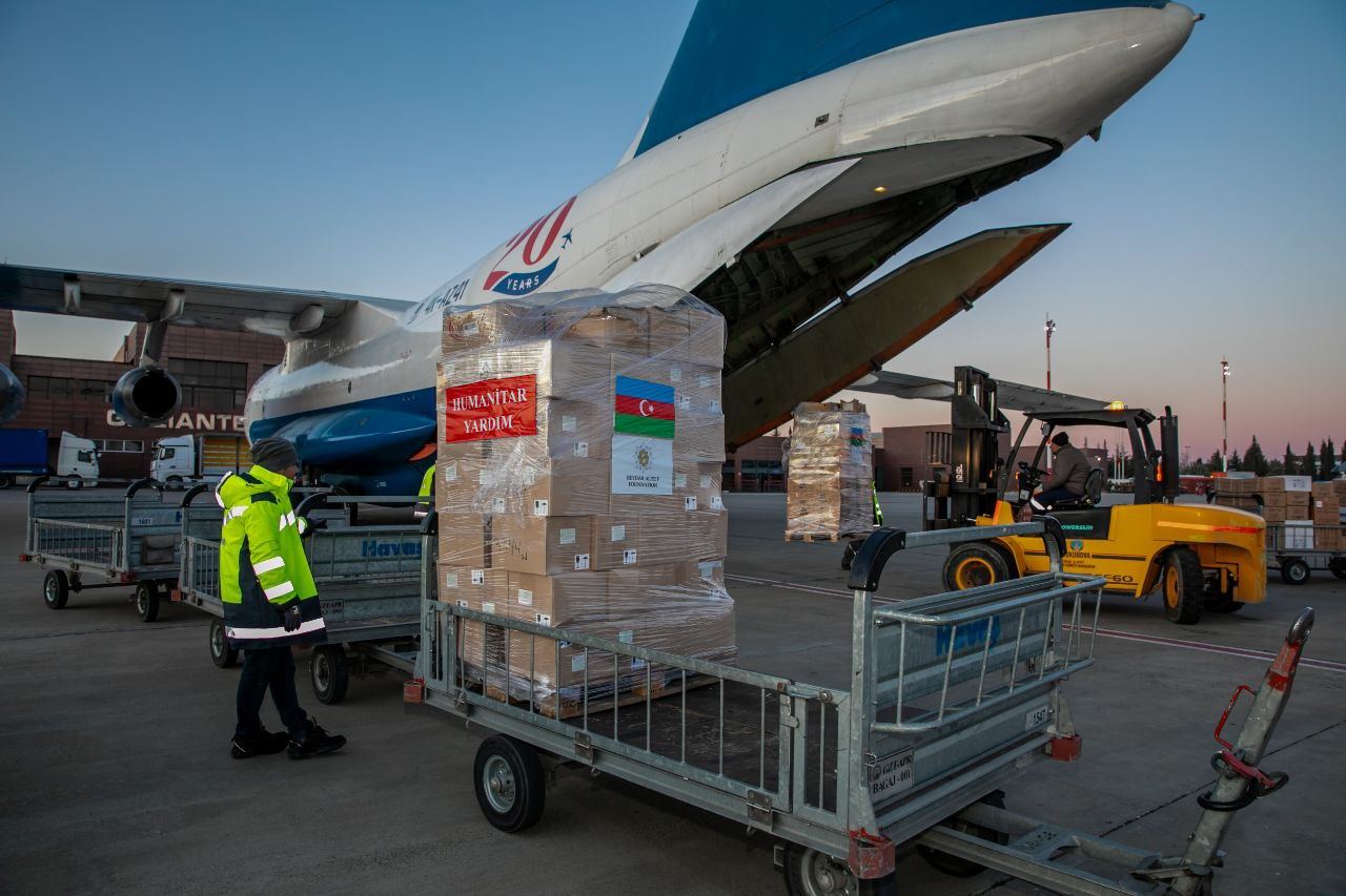 Humanitarian aid plane sent to Turkish Gaziantep, upon instructions of Azerbaijan's First Lady Mehriban Aliyeva (PHOTO/VIDEO)