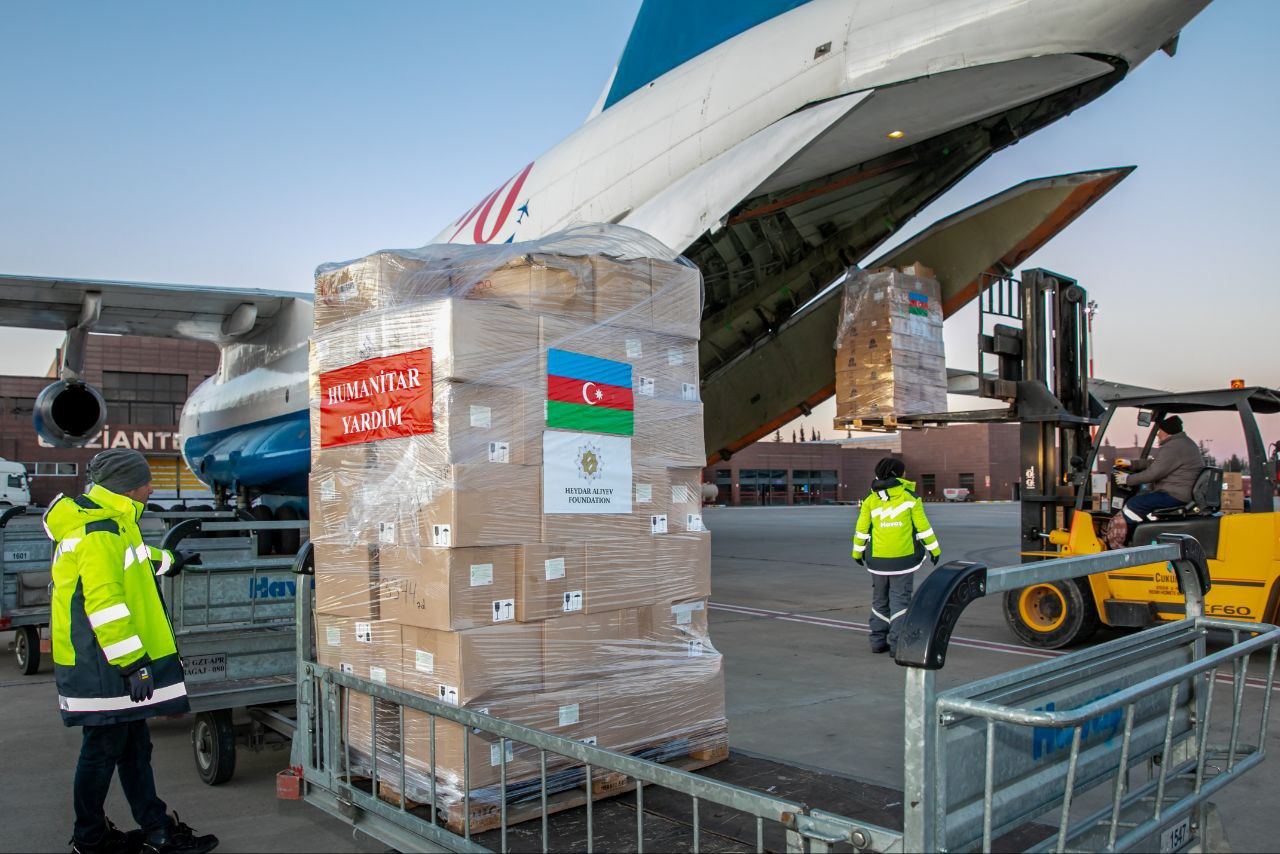 Humanitarian aid plane sent to Turkish Gaziantep, upon instructions of Azerbaijan's First Lady Mehriban Aliyeva (PHOTO/VIDEO)