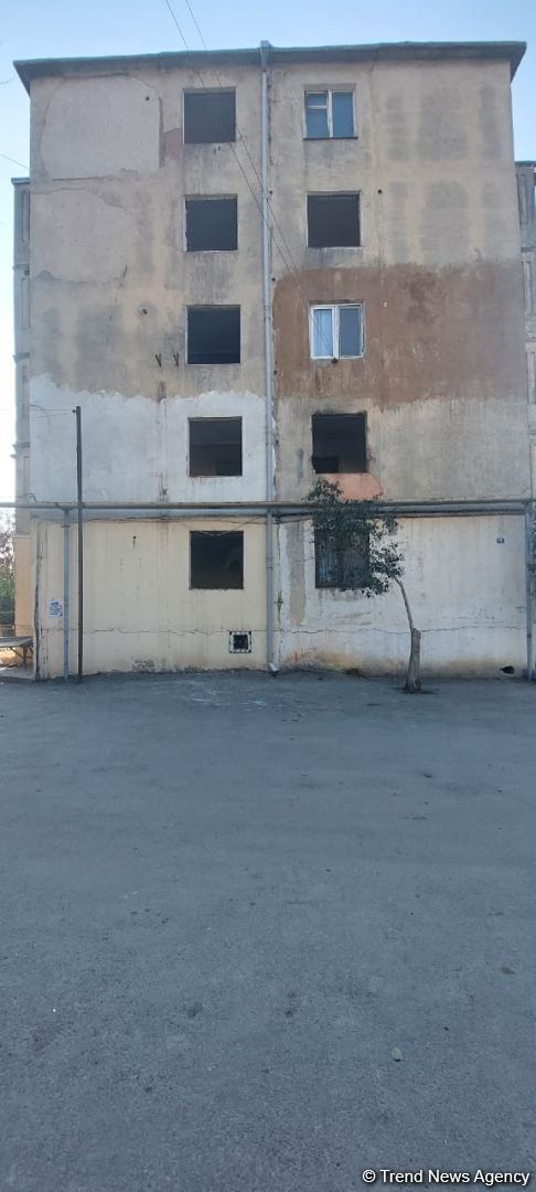 Bakının bu rayonunda yaşayış binası sökülür (FOTO/VİDEO)