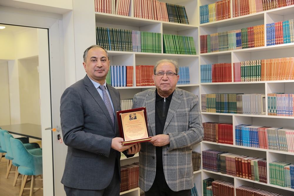 Жизнь поэта… - в Баку отметили 100-летие Ислама Сафарли (ФОТО)