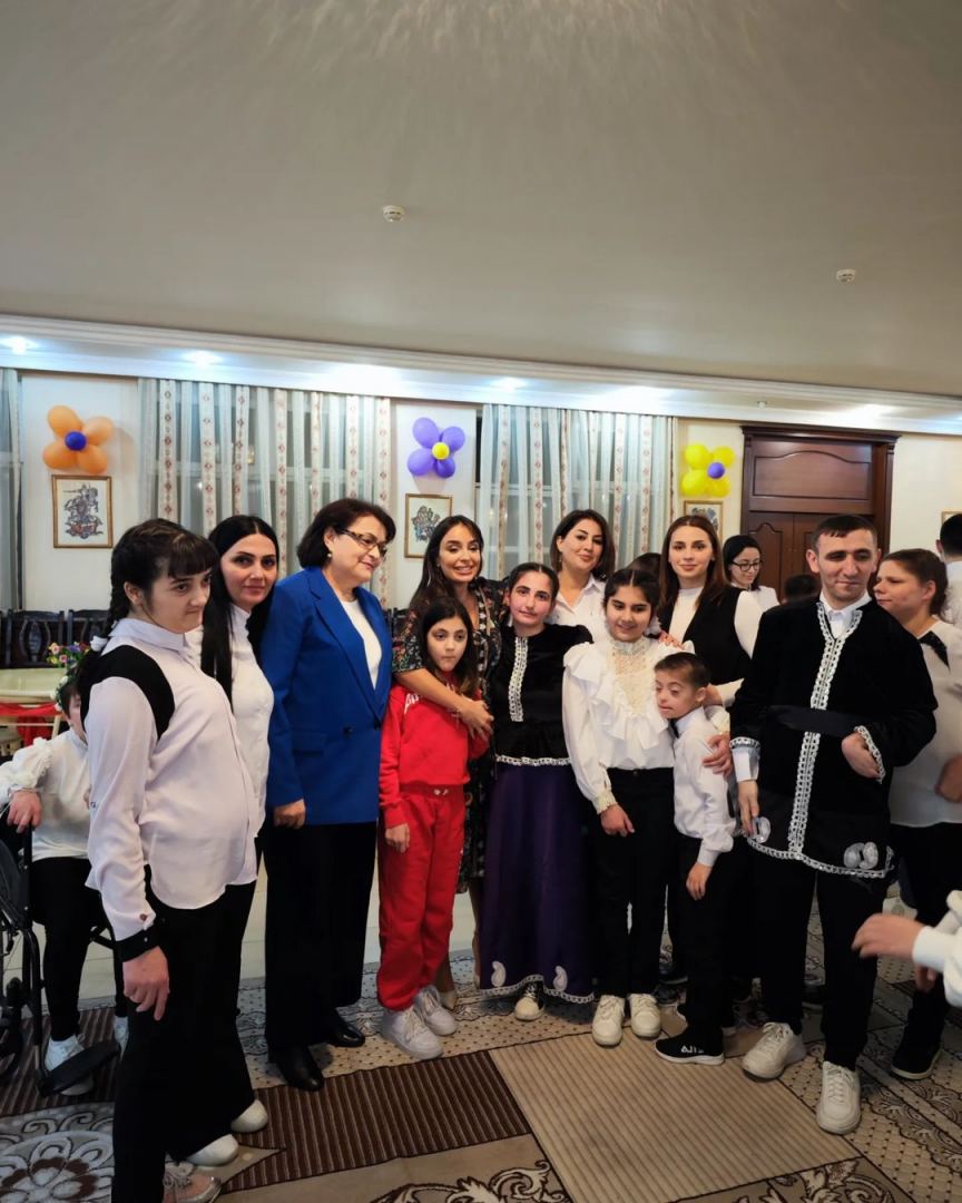 Вице-президент Фонда Гейдара Алиева Лейла Алиева посетила учреждение социального обслуживания для детей с ограниченными возможностями (ФОТО)
