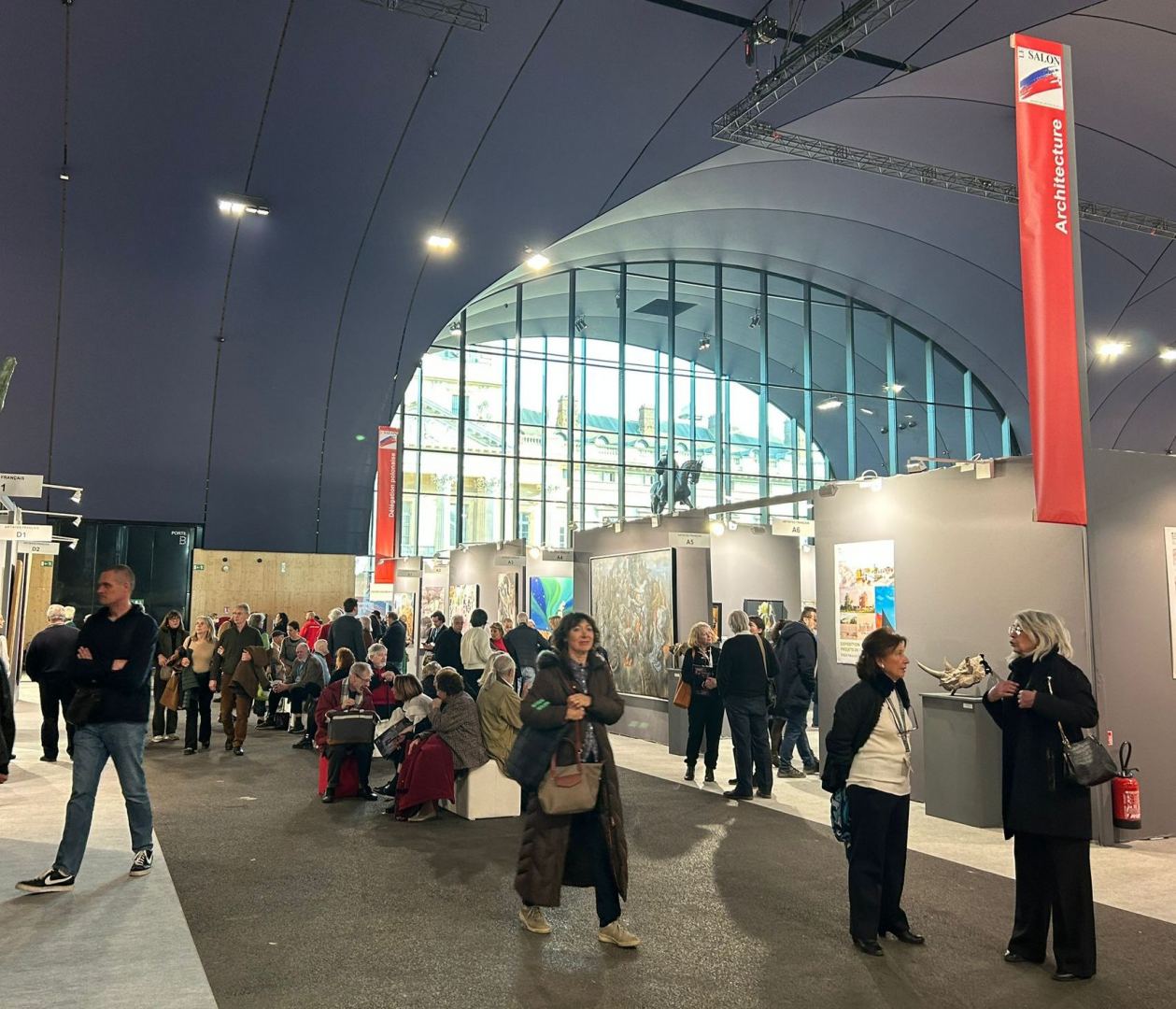 Картина Нигяр Нариманбековой представлена в крупнейшем выставочном зале Франции  (ФОТО)