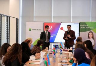 Baku SME House hosts trainings under "Power of Women in Business" project (PHOTO)