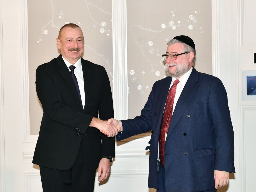 President Ilham Aliyev meets with President of Conference of European Rabbis (PHOTO) (UPDATE)