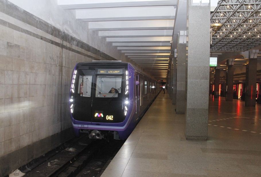 Скоро в бакинском метро будет возможна оплата проезда с помощью QR-кода