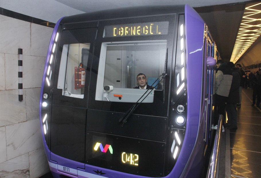Baku Metro puts new train into operation (PHOTO)