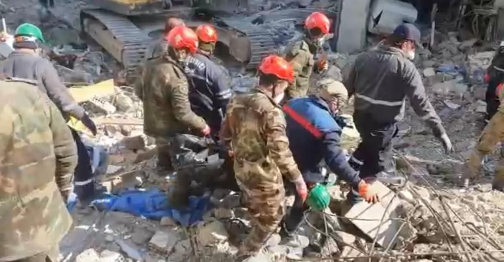 Спасатели МЧС продолжают поисково-спасательные операции в двух регионах Турции (ФОТО/ВИДЕО)