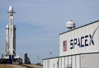 SpaceX запустила в космос очередные 22 мини-спутника для своей сети Starlink
