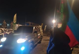 Sülhməramlılara aid 8 avtomobil Laçın yolundan keçib (FOTO)