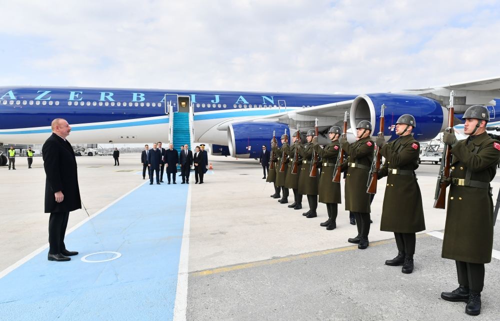 Президент Ильхам Алиев прибыл  с рабочим визитом в Турцию (ФОТО/ВИДЕО)