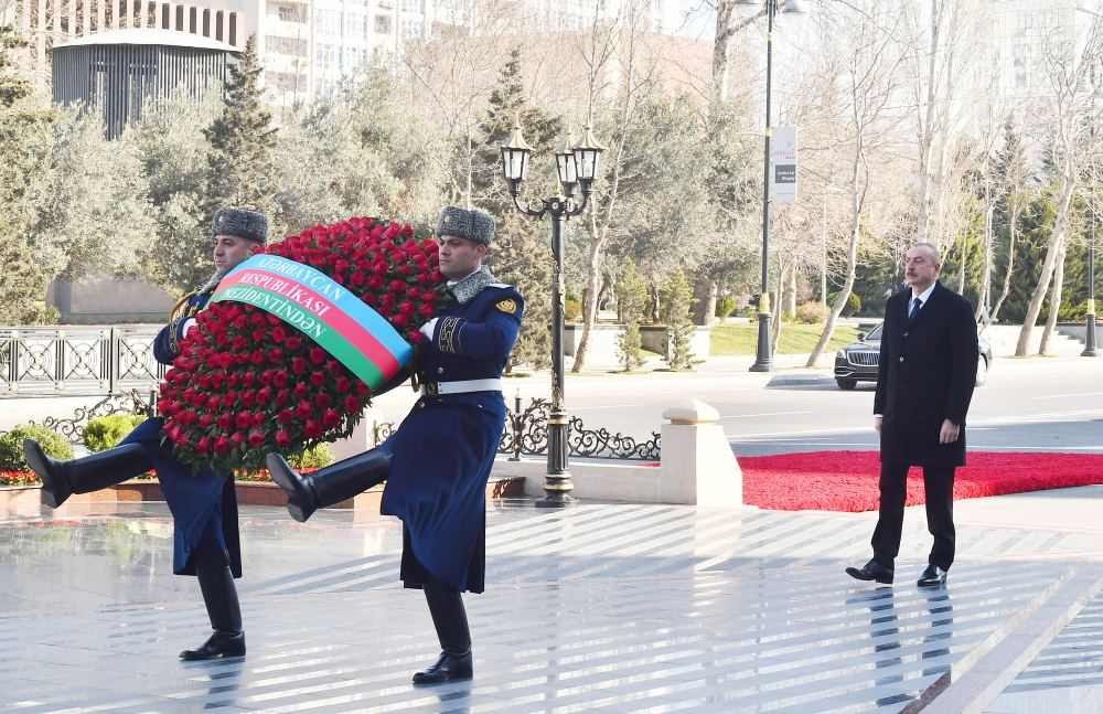Президент Ильхам Алиев посетил памятник Ходжалинскому геноциду (ФОТО/ВИДЕО)