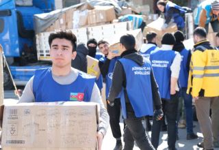 Азербайджанские волонтеры в зоне землетрясения оказали помощь десяткам тысяч пострадавших (ФОТО)
