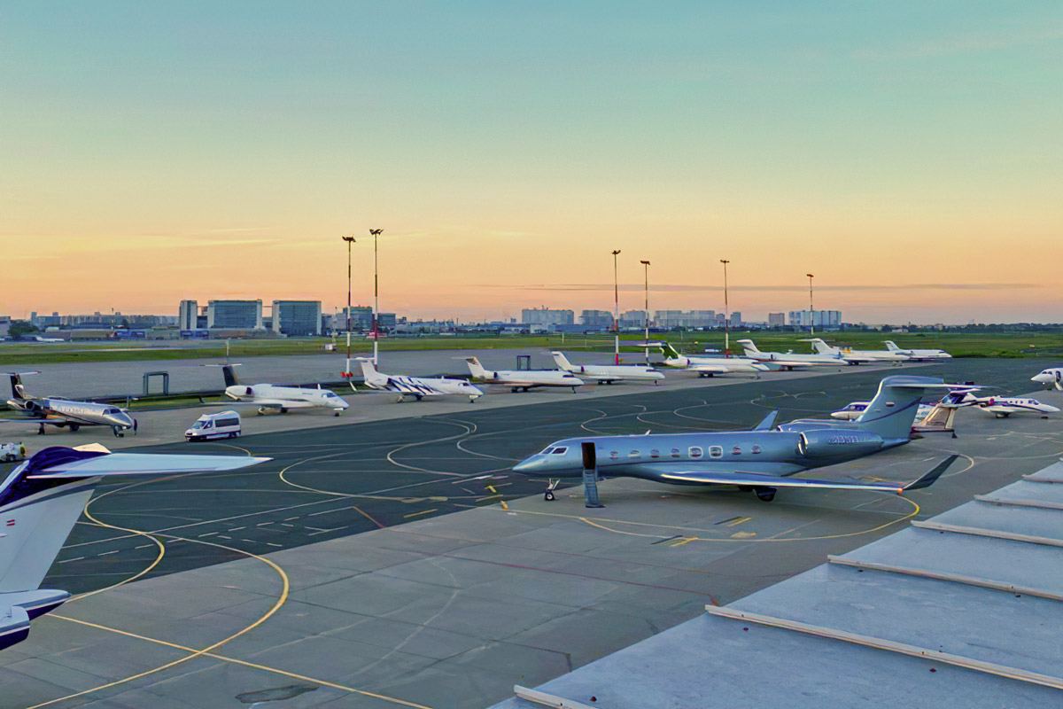 Аэропорт Пулково возобновил работу после временной приостановки
