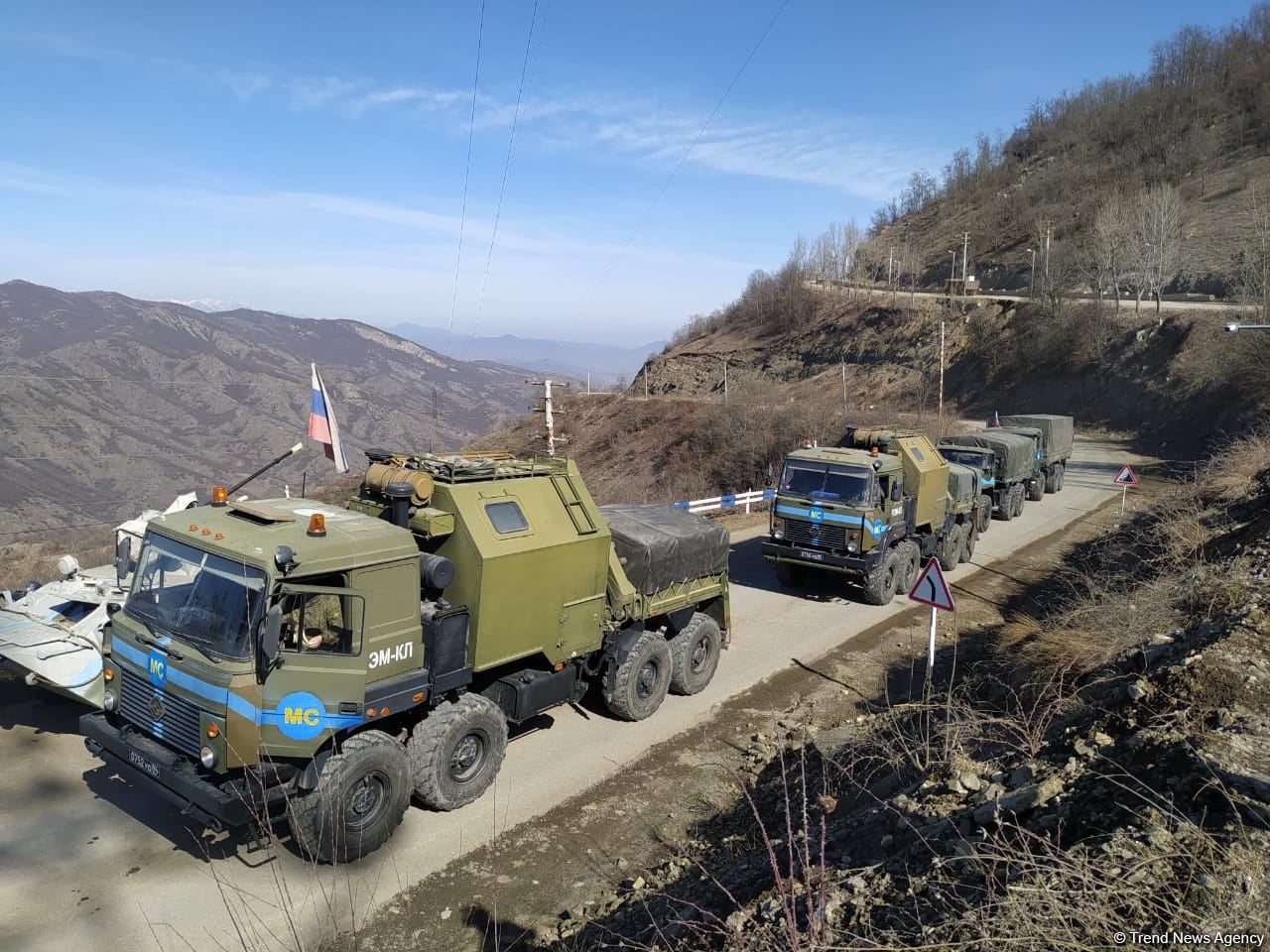 Sülhməramlılara aid daha dörd avtomobil Laçın yolundan keçib (FOTO)