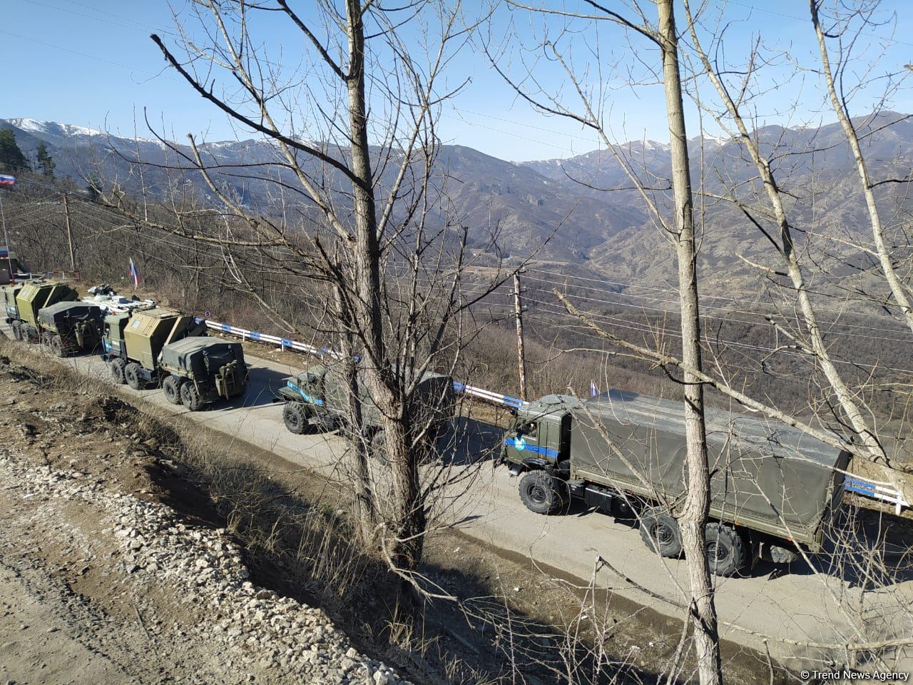 Sülhməramlılara aid daha dörd avtomobil Laçın yolundan keçib (FOTO)