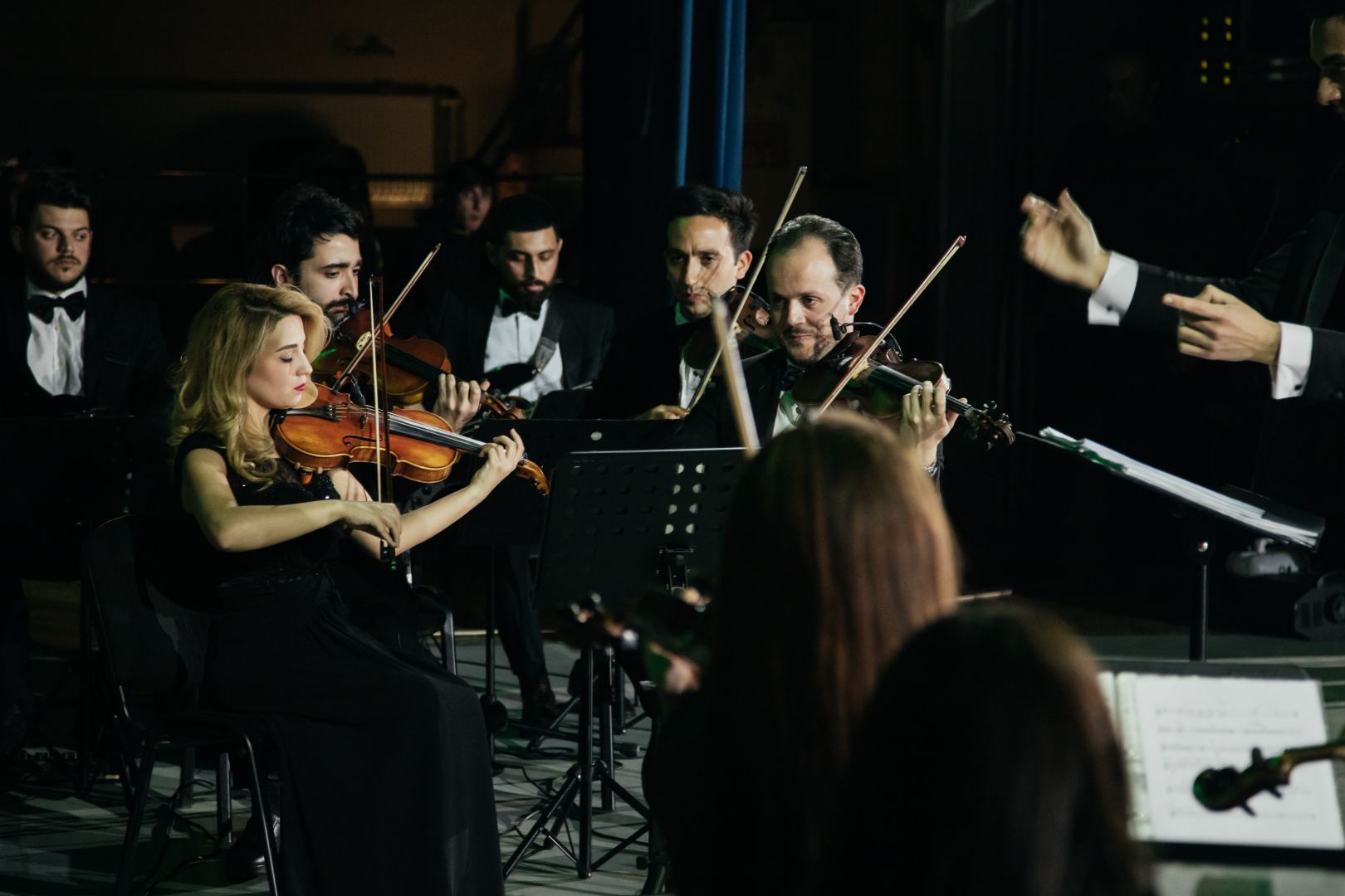 125-летие кинематографа Азербайджана отметили мультимедийным шоу с песнями и танцами (ВИДЕО, ФОТО)