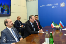 Azerbaijani, Kuwait FMs hold meeting, discuss bilateral cooperation (PHOTO)