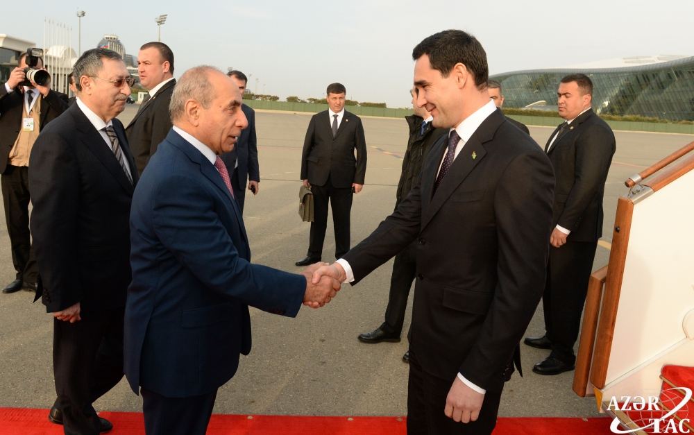 Президент Туркменистана прибыл с визитом в Азербайджан (ФОТО)