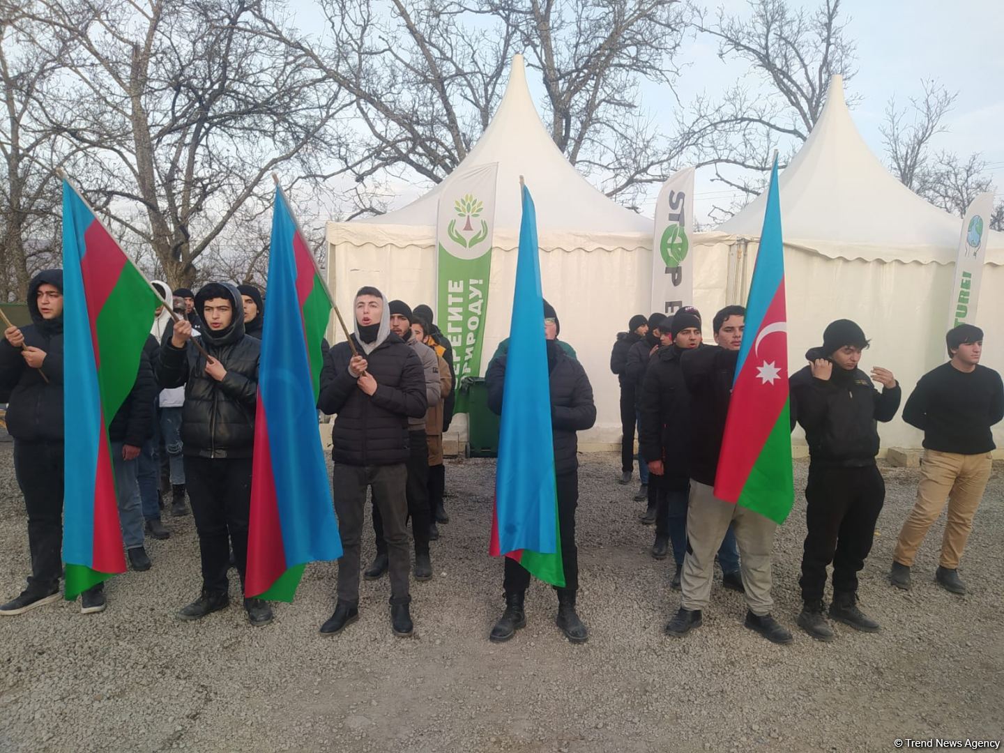 Peaceful protest of Azerbaijanis continues on Lachin-Khankendi road (PHOTO)