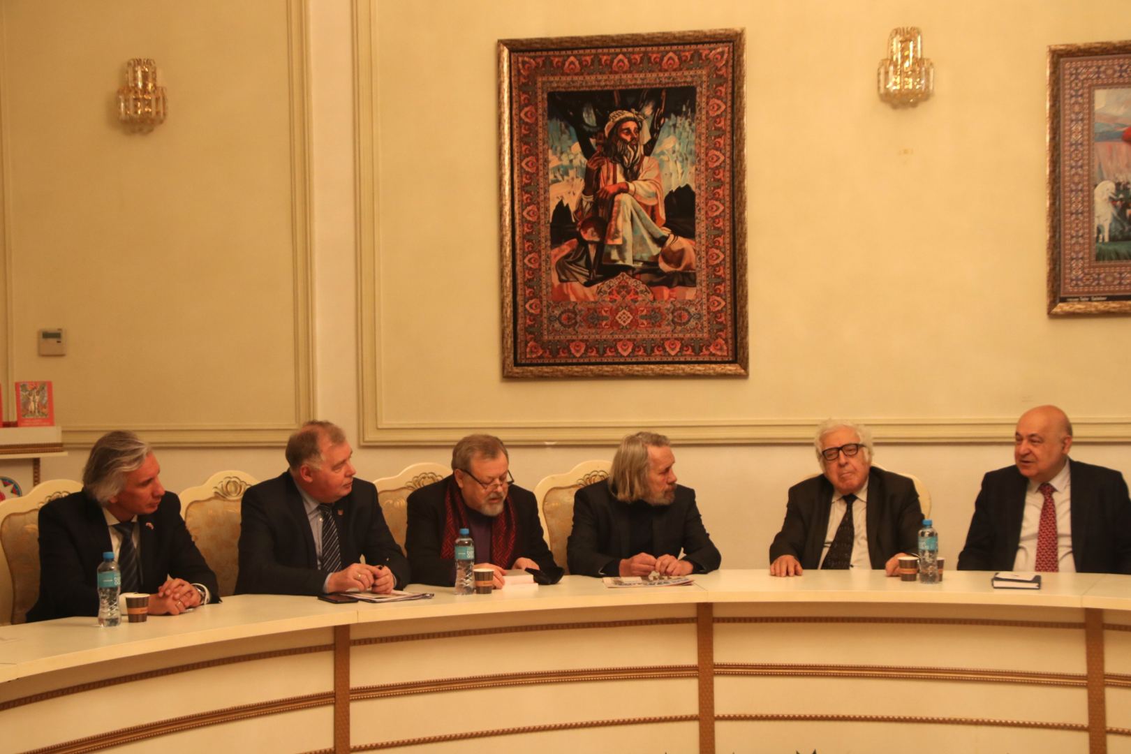 В Баку состоялась творческая встреча писателей Азербайджана и России (ФОТО)