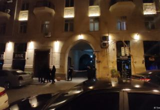 Кадры здания, где скрывался один из нападавших на гипермаркет в Баку (ФОТО/ВИДЕО)