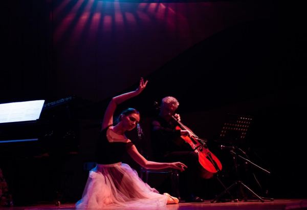 Путешествие во времени с Алексеем Милтых - волшебство прекрасной музыки в Баку (ФОТО)