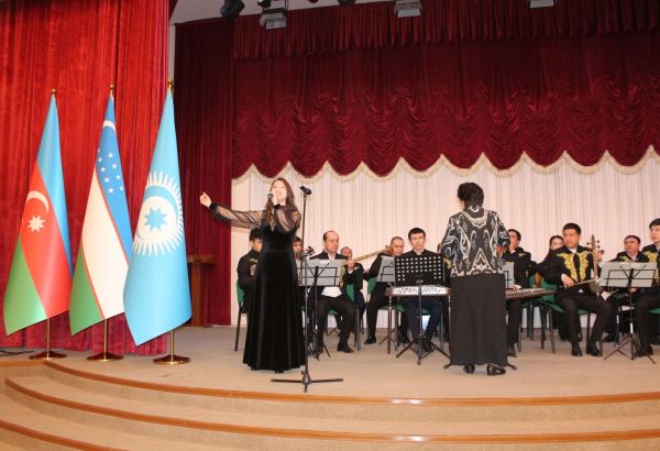 В Ташкенте состоялся концерт, посвященный 100-летию великого лидера Гейдара Алиева (ФОТО)