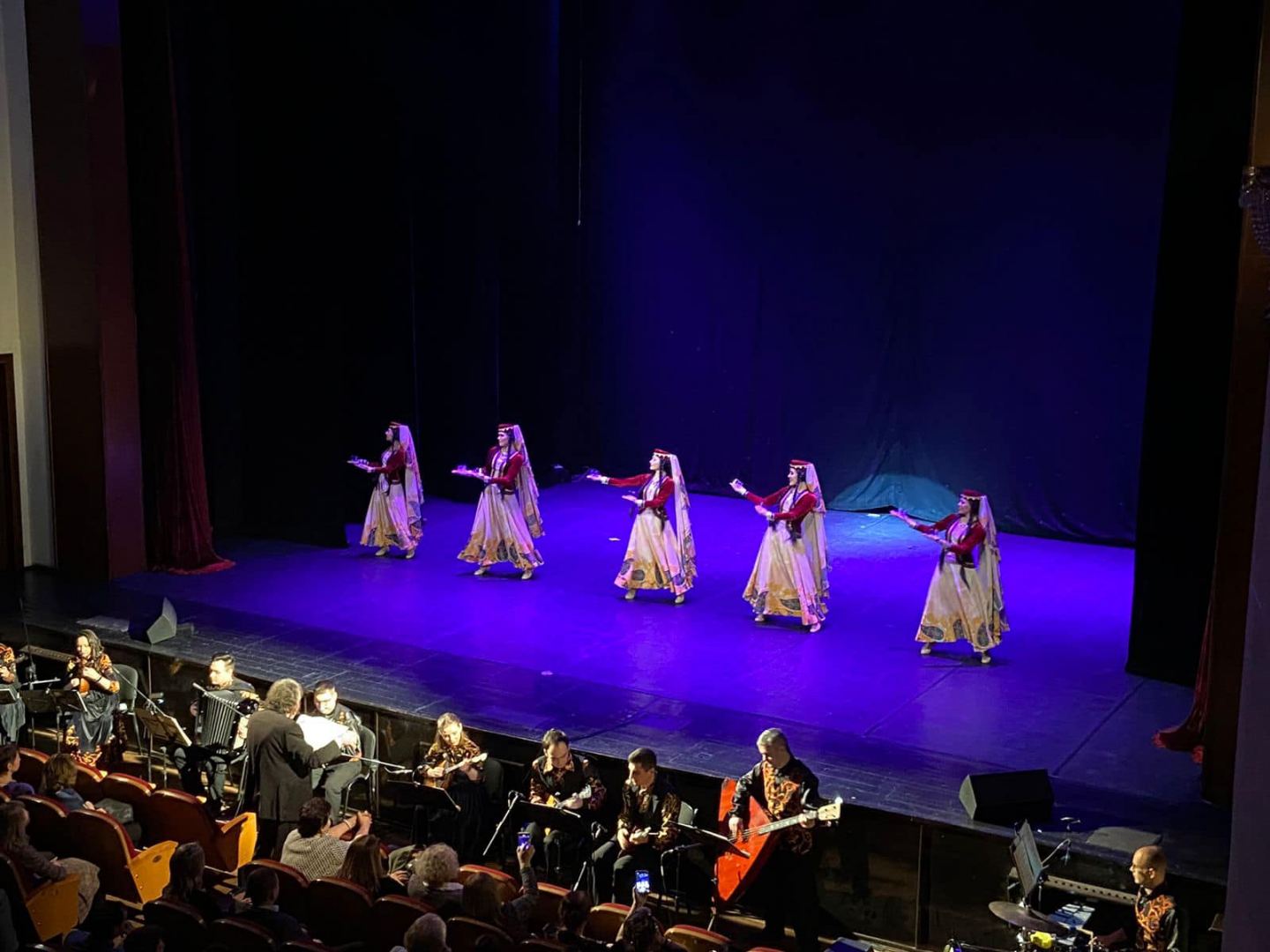 Российский коллектив "Морошка" представил азербайджанские песни и танцы (ВИДЕО, ФОТО)