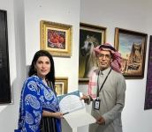 Азербайджанская художница представила работы в рамках программы стратегического развития Саудовской Аравии  (ФОТО)