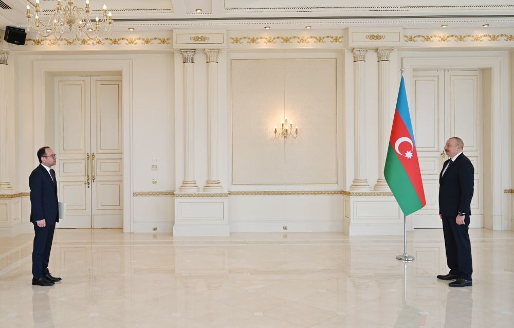 Президент Ильхам Алиев: Необходимо приложить усилия для роста товарооборота между Азербайджаном и Болгарией