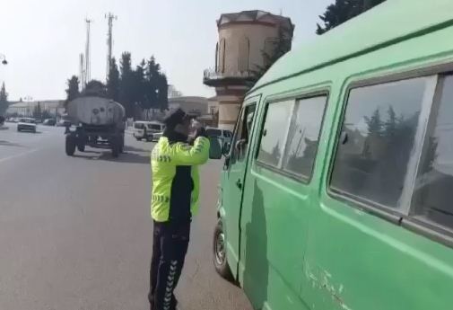 Yol polisi yararsız avtomobillərlə sərnişin daşıyanlara qarşı reydlərə başladı (VİDEO)