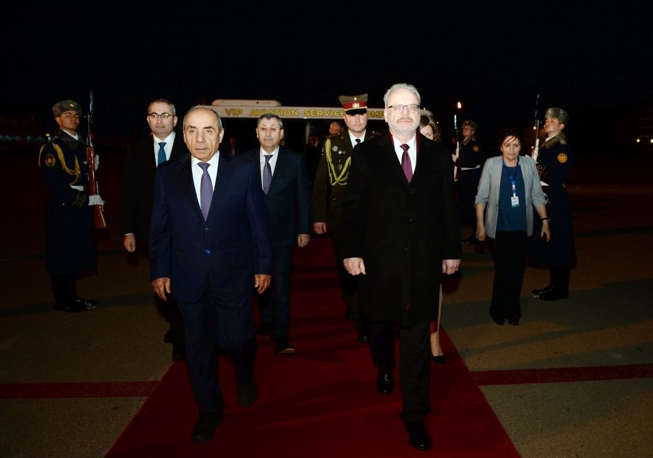 President of Latvia arrives in Azerbaijan on official visit (PHOTO)