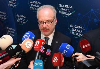 Латвия заинтересована в дальнейшем развитии отношений с Азербайджаном - Эгилс Левитс