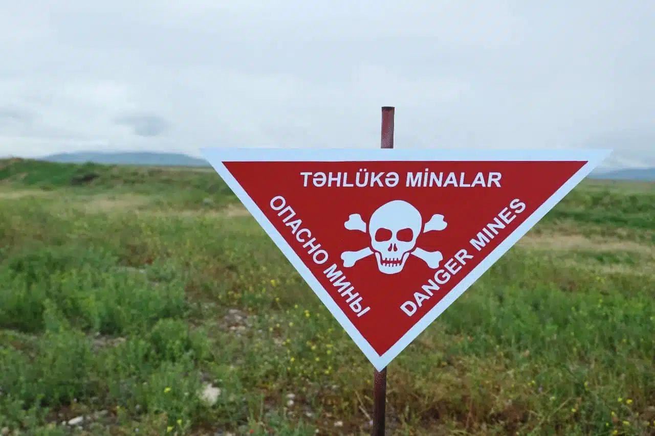 Армения должна положить конец минной угрозе - МИД Азербайджана